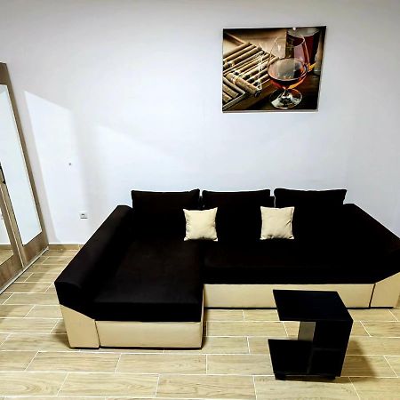 Militari Luxury Flat Apartment Rosu Bagian luar foto
