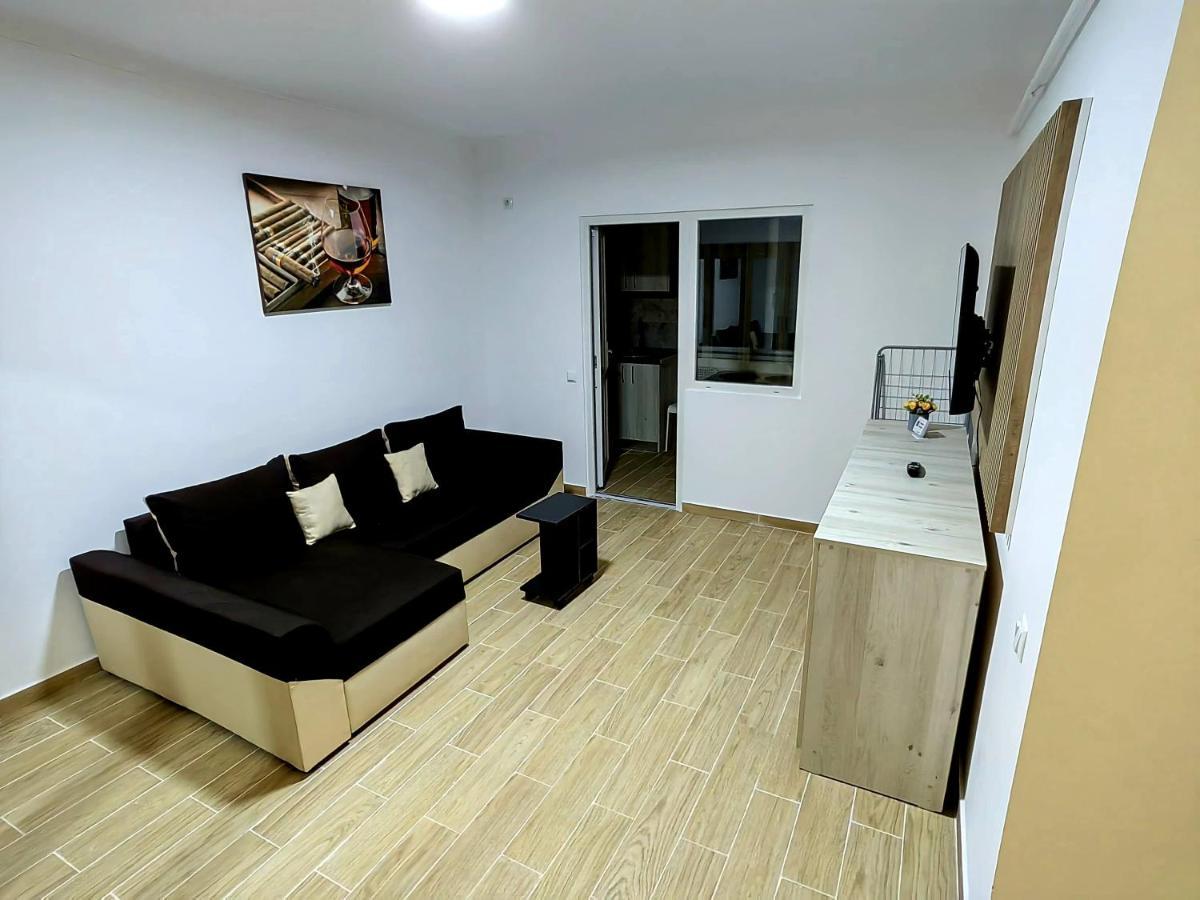 Militari Luxury Flat Apartment Rosu Bagian luar foto
