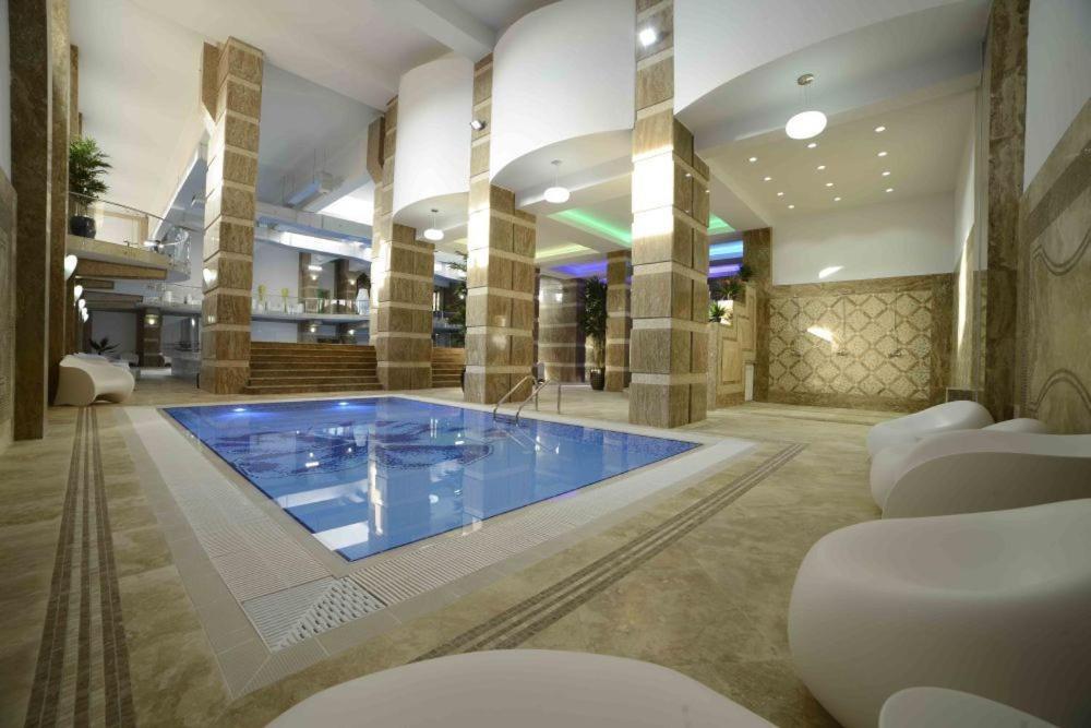 Militari Luxury Flat Apartment Rosu Bagian luar foto