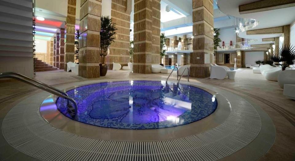 Militari Luxury Flat Apartment Rosu Bagian luar foto
